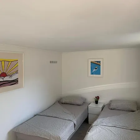 Hotel 20 Min Von Budapest Direkt An Der Donau