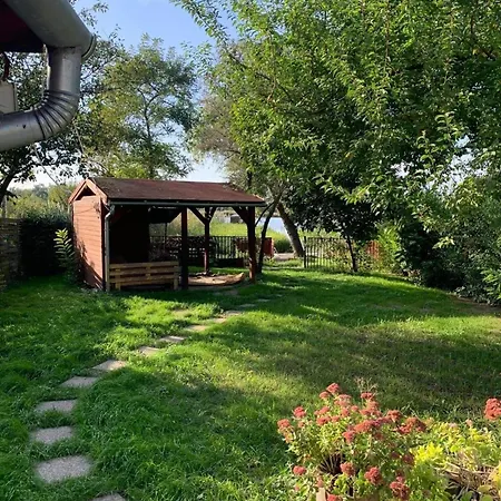 Holiday home 20 Min Von Budapest Direkt An Der Donau